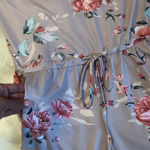 Summer Floral Printed Romper - Picture 5 of 7
